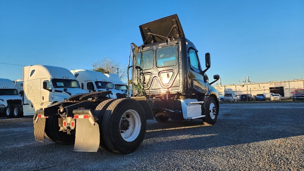 Day Cab Tractor-Heavy Duty Tractors-Freightliner-2019-T12642ST-Ocala-FL-216,219\n\t\tmiles-$ 46,000 - Image 7