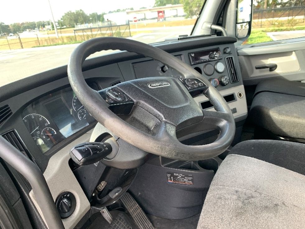 Day Cab Tractor-Heavy Duty Tractors-Freightliner-2019-T12642ST-Ocala-FL-246,152\n\t\tmiles-$ 42,750 - Image 10