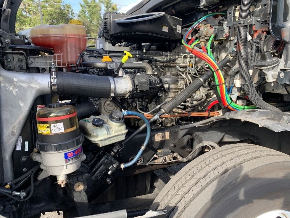 Day Cab Tractor-Heavy Duty Tractors-Freightliner-2019-T12642ST-Ocala-FL-246,152\n\t\tmiles-$ 42,750 - Image 16