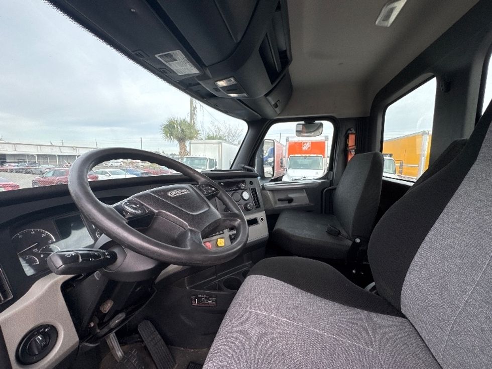 Day Cab Tractor-Heavy Duty Tractors-Freightliner-2019-T12642ST-Ocala-FL-249,716\n\t\tmiles-$ 42,750 - Image 10
