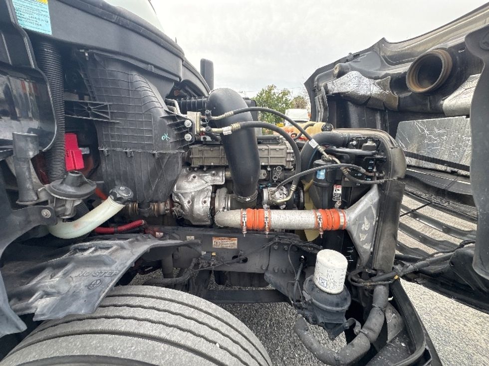 Day Cab Tractor-Heavy Duty Tractors-Freightliner-2019-T12642ST-Ocala-FL-249,716\n\t\tmiles-$ 42,750 - Image 15