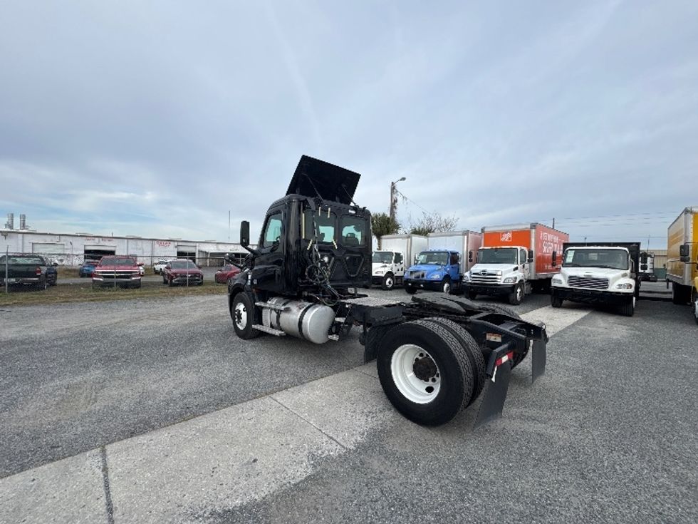 Day Cab Tractor-Heavy Duty Tractors-Freightliner-2019-T12642ST-Ocala-FL-249,716\n\t\tmiles-$ 42,750 - Image 5