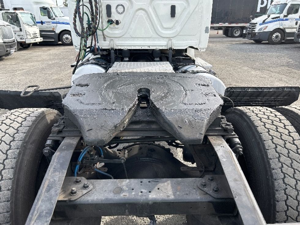 Day Cab Tractor-Heavy Duty Tractors-Freightliner-2019-T12642ST-Ocala-FL-352,179\n\t\tmiles-$ 48,000 - Image 6