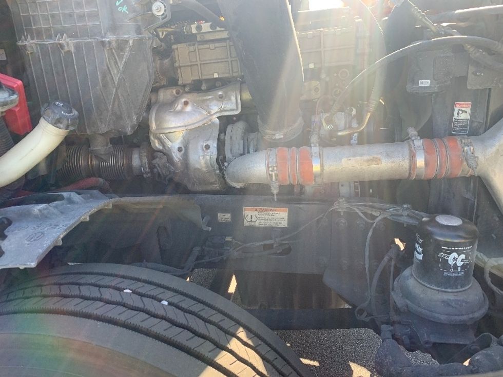 Day Cab Tractor-Heavy Duty Tractors-Freightliner-2019-T12642ST-Ocala-FL-383,437\n\t\tmiles-$ 36,750 - Image 15