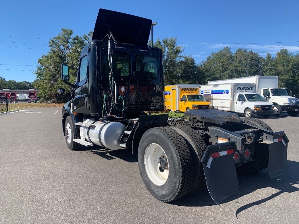 Day Cab Tractor-Heavy Duty Tractors-Freightliner-2019-T12642ST-Ocala-FL-383,437\n\t\tmiles-$ 36,750 - Image 5