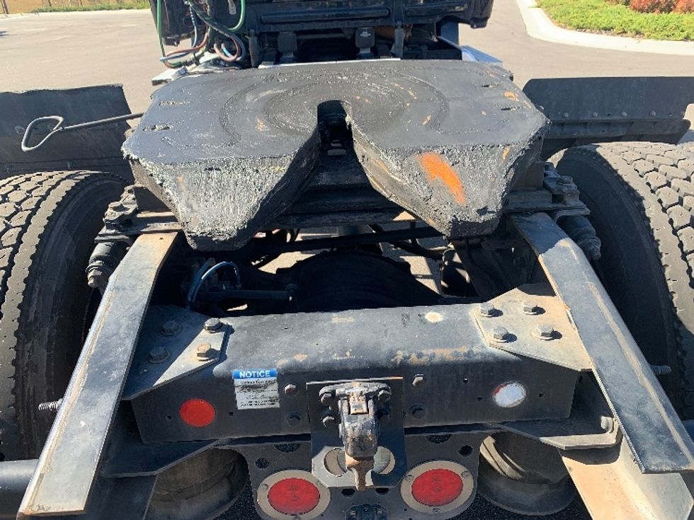 Day Cab Tractor-Heavy Duty Tractors-Freightliner-2019-T12642ST-Ocala-FL-383,437\n\t\tmiles-$ 36,750 - Image 6