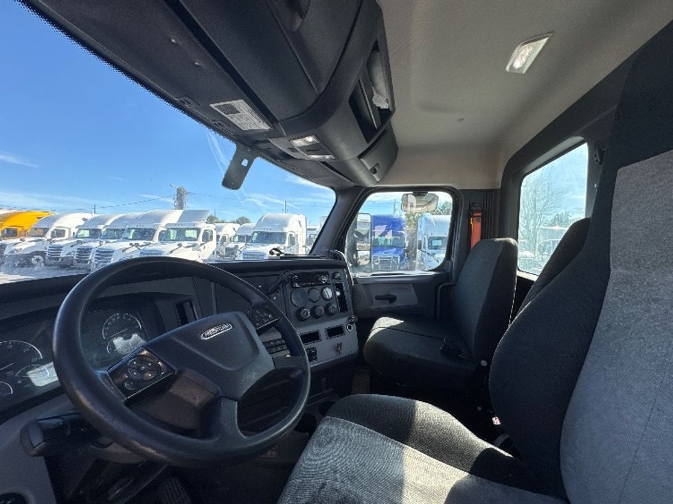 Day Cab Tractor-Heavy Duty Tractors-Freightliner-2019-T12642ST-Ocala-FL-408,001\n\t\tmiles-$ 34,750 - Image 10