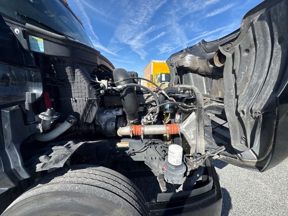 Day Cab Tractor-Heavy Duty Tractors-Freightliner-2019-T12642ST-Ocala-FL-408,001\n\t\tmiles-$ 34,750 - Image 15