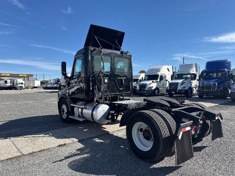 Day Cab Tractor-Heavy Duty Tractors-Freightliner-2019-T12642ST-Ocala-FL-408,001\n\t\tmiles-$ 34,750 - Image 5