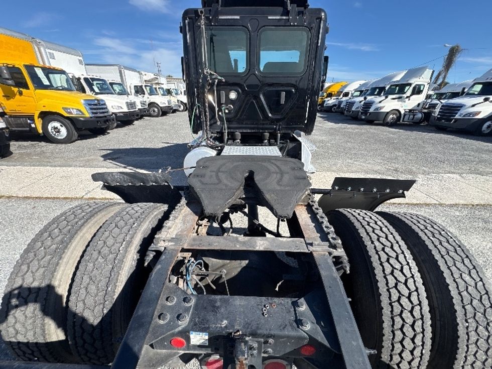 Day Cab Tractor-Heavy Duty Tractors-Freightliner-2019-T12642ST-Ocala-FL-408,001\n\t\tmiles-$ 34,750 - Image 6