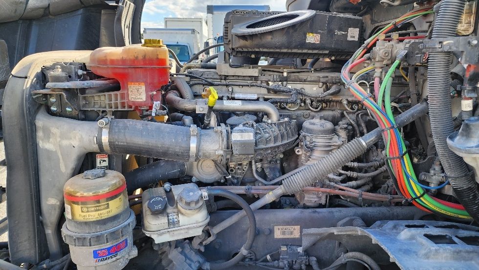 Day Cab Tractor-Heavy Duty Tractors-Freightliner-2019-T12642ST-Ocala-FL-428,481\n\t\tmiles-$ 33,750 - Image 16