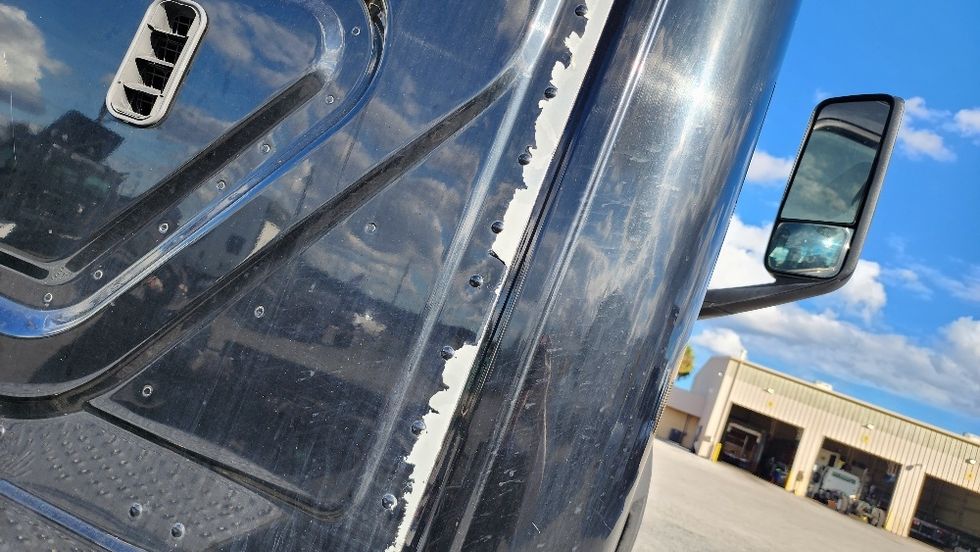 Day Cab Tractor-Heavy Duty Tractors-Freightliner-2019-T12642ST-Ocala-FL-428,481\n\t\tmiles-$ 33,750 - Image 21