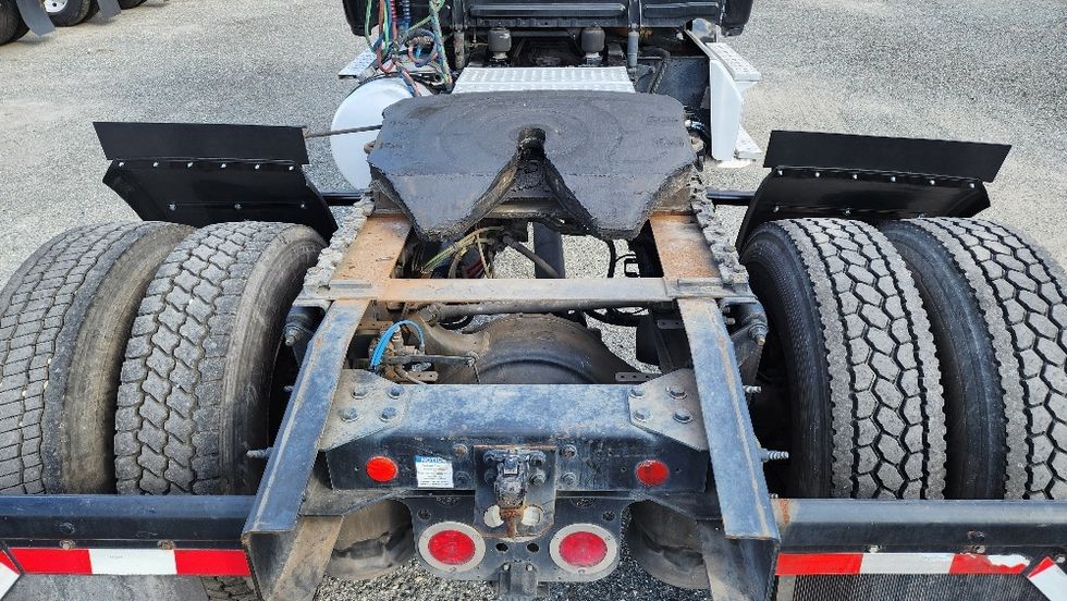 Day Cab Tractor-Heavy Duty Tractors-Freightliner-2019-T12642ST-Ocala-FL-428,481\n\t\tmiles-$ 33,750 - Image 6