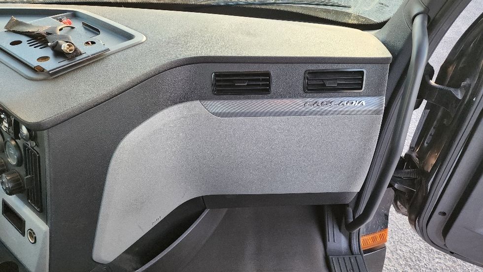 Day Cab Tractor-Heavy Duty Tractors-Freightliner-2019-T12642ST-Ocala-FL-55,139\n\t\tmiles-$ 50,250 - Image 13