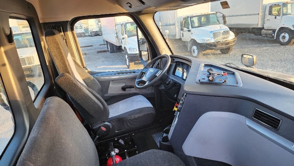 Day Cab Tractor-Heavy Duty Tractors-Freightliner-2019-T12642ST-Ocala-FL-55,139\n\t\tmiles-$ 50,250 - Image 14