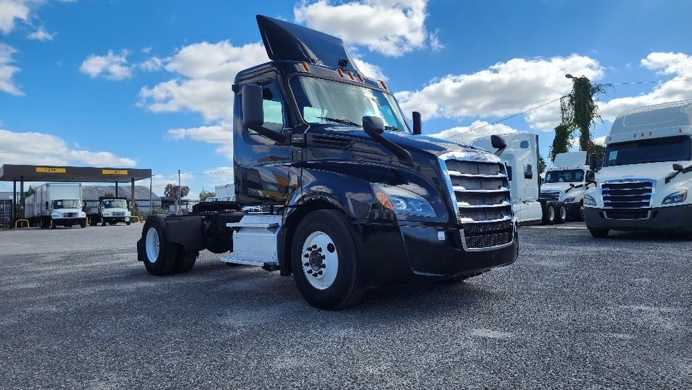 Day Cab Tractor-Heavy Duty Tractors-Freightliner-2019-T12642ST-Ocala-FL-88,355\n\t\tmiles-$ 50,250 - Image 1