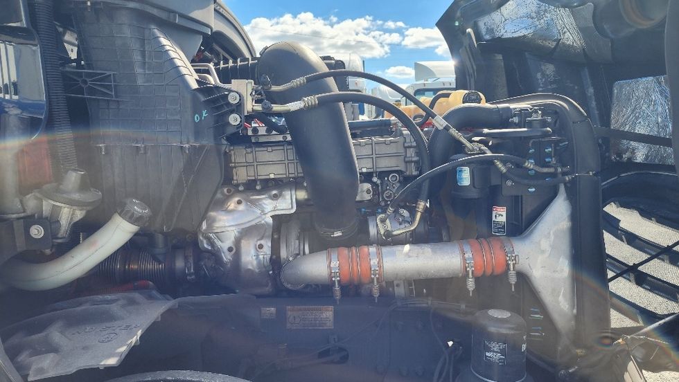 Day Cab Tractor-Heavy Duty Tractors-Freightliner-2019-T12642ST-Ocala-FL-88,355\n\t\tmiles-$ 50,250 - Image 15