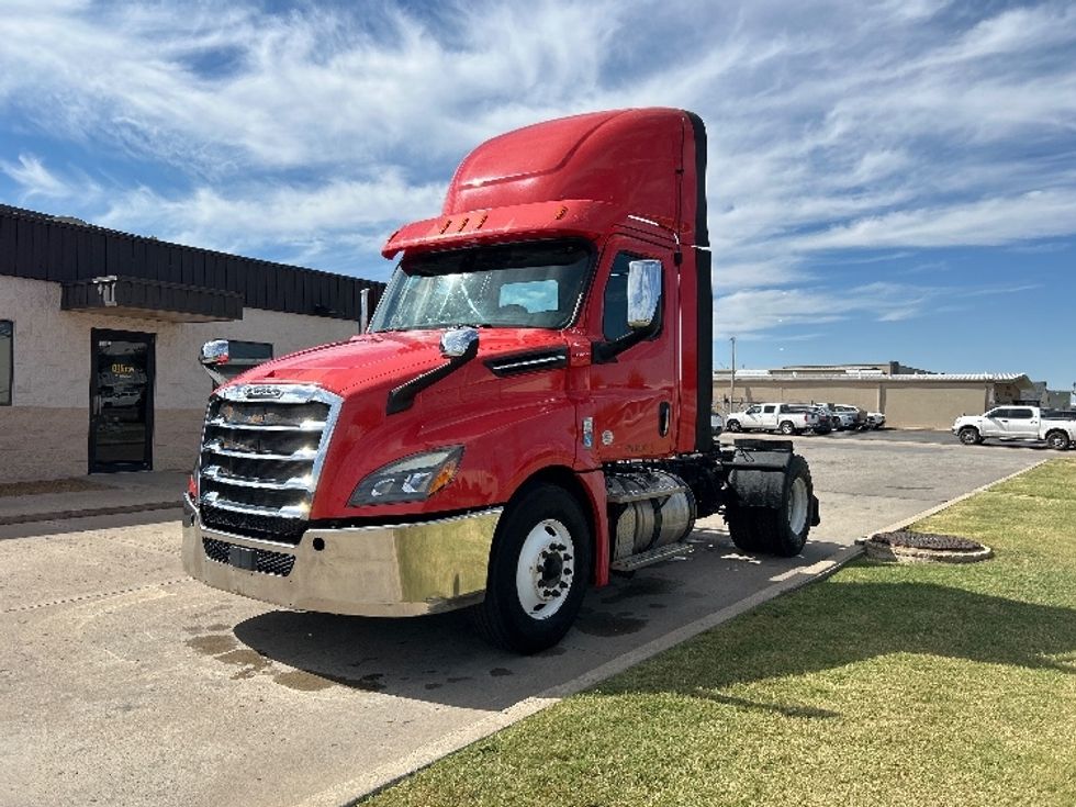 Day Cab Tractor-Heavy Duty Tractors-Freightliner-2019-T12642ST-Oklahoma City-OK-160,009\n\t\tmiles-$ 49,500 - Image 3