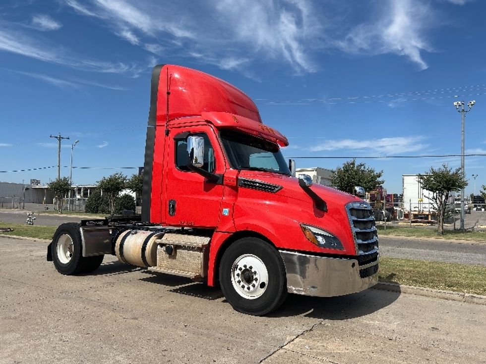 Day Cab Tractor-Heavy Duty Tractors-Freightliner-2019-T12642ST-Oklahoma City-OK-171,711\n\t\tmiles-$ 49,000 - Image 1