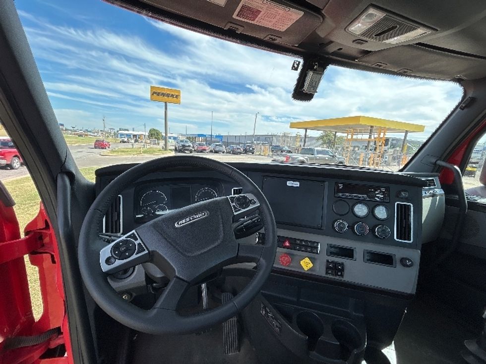 Day Cab Tractor-Heavy Duty Tractors-Freightliner-2019-T12642ST-Oklahoma City-OK-171,711\n\t\tmiles-$ 49,000 - Image 11