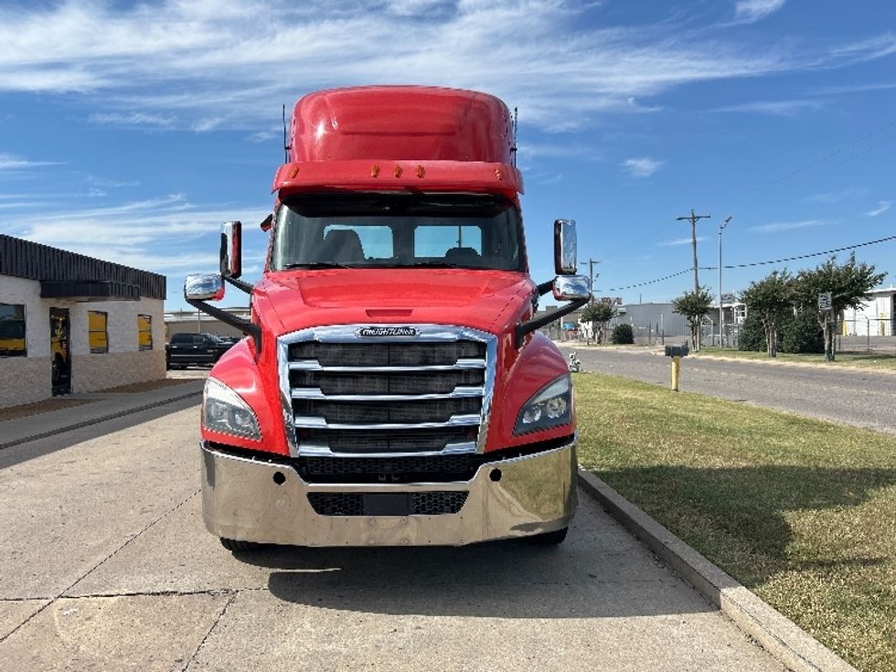 Day Cab Tractor-Heavy Duty Tractors-Freightliner-2019-T12642ST-Oklahoma City-OK-171,711\n\t\tmiles-$ 49,000 - Image 2
