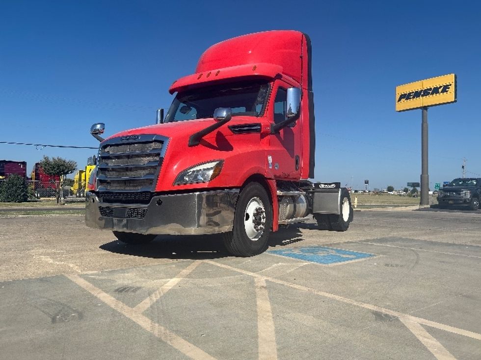 Day Cab Tractor-Heavy Duty Tractors-Freightliner-2019-T12642ST-Oklahoma City-OK-171,711\n\t\tmiles-$ 49,000 - Image 3