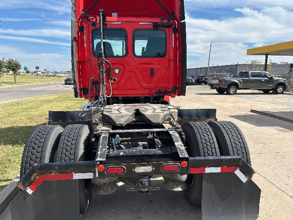 Day Cab Tractor-Heavy Duty Tractors-Freightliner-2019-T12642ST-Oklahoma City-OK-171,711\n\t\tmiles-$ 49,000 - Image 6
