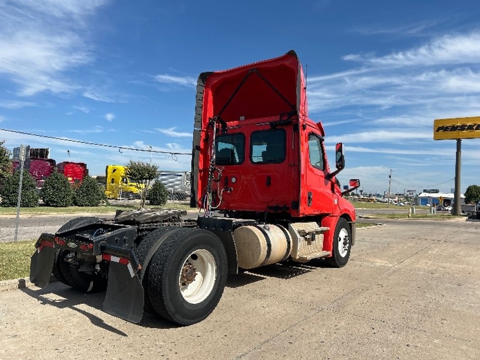 Day Cab Tractor-Heavy Duty Tractors-Freightliner-2019-T12642ST-Oklahoma City-OK-171,711\n\t\tmiles-$ 49,000 - Image 7
