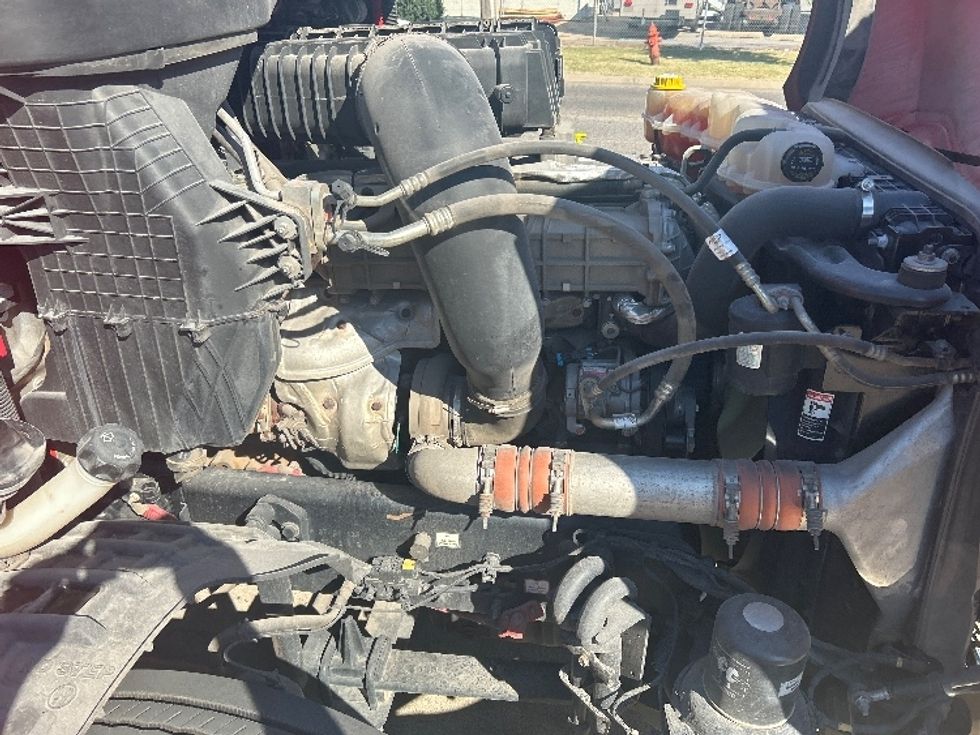 Day Cab Tractor-Heavy Duty Tractors-Freightliner-2019-T12642ST-Oklahoma City-OK-187,855\n\t\tmiles-$ 48,000 - Image 15