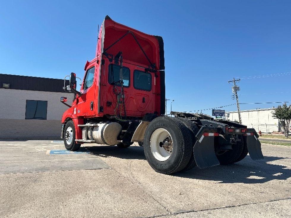 Day Cab Tractor-Heavy Duty Tractors-Freightliner-2019-T12642ST-Oklahoma City-OK-187,855\n\t\tmiles-$ 48,000 - Image 5
