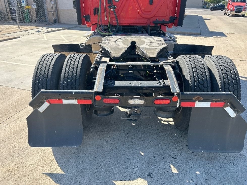 Day Cab Tractor-Heavy Duty Tractors-Freightliner-2019-T12642ST-Oklahoma City-OK-187,855\n\t\tmiles-$ 48,000 - Image 6