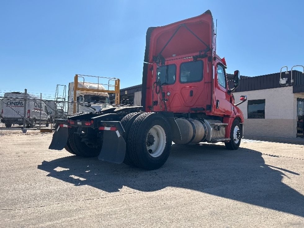 Day Cab Tractor-Heavy Duty Tractors-Freightliner-2019-T12642ST-Oklahoma City-OK-187,855\n\t\tmiles-$ 48,000 - Image 7