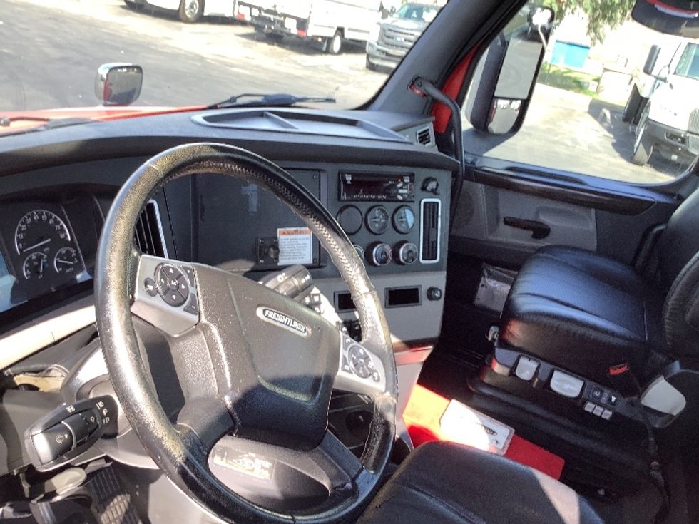 Day Cab Tractor-Heavy Duty Tractors-Freightliner-2019-T12642ST-Oklahoma City-OK-243,143\n\t\tmiles-$ 48,000 - Image 10