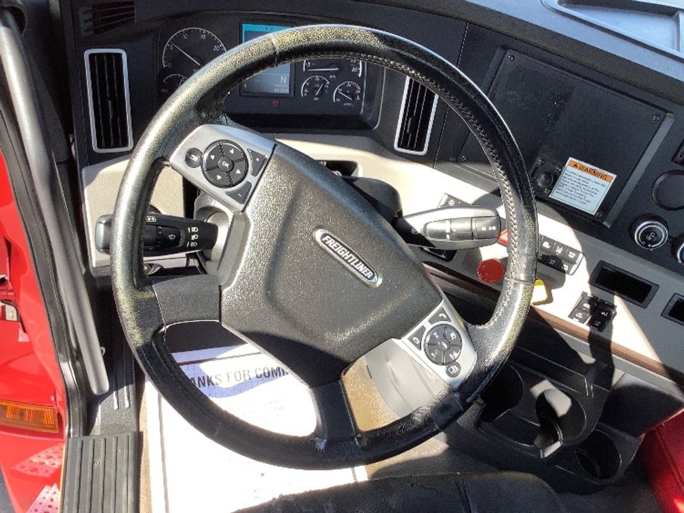 Day Cab Tractor-Heavy Duty Tractors-Freightliner-2019-T12642ST-Oklahoma City-OK-243,143\n\t\tmiles-$ 48,000 - Image 11