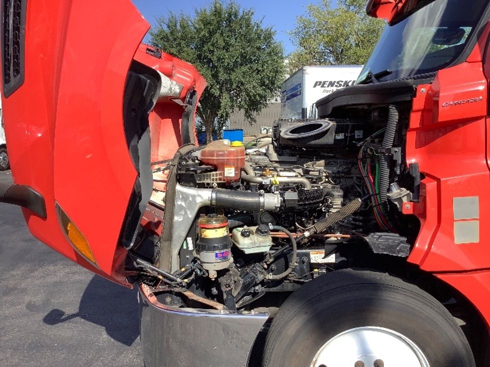 Day Cab Tractor-Heavy Duty Tractors-Freightliner-2019-T12642ST-Oklahoma City-OK-243,143\n\t\tmiles-$ 48,000 - Image 16