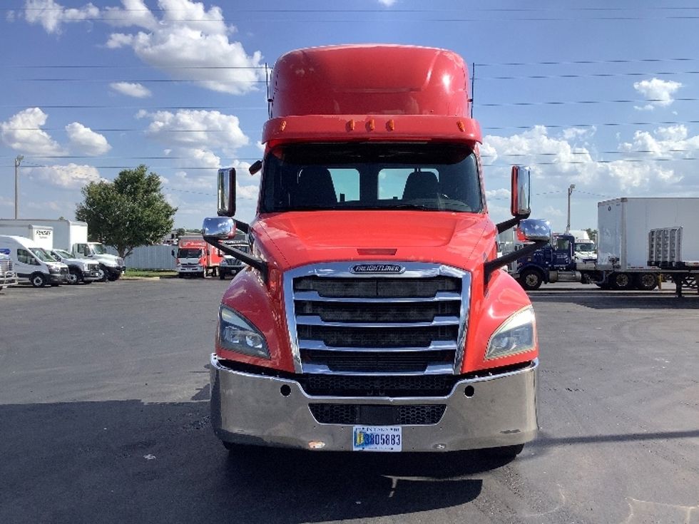 Day Cab Tractor-Heavy Duty Tractors-Freightliner-2019-T12642ST-Oklahoma City-OK-243,143\n\t\tmiles-$ 48,000 - Image 2