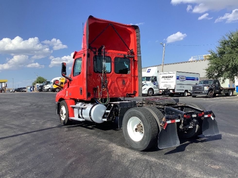 Day Cab Tractor-Heavy Duty Tractors-Freightliner-2019-T12642ST-Oklahoma City-OK-243,143\n\t\tmiles-$ 48,000 - Image 5