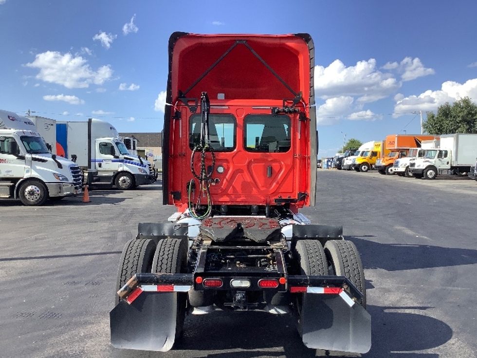 Day Cab Tractor-Heavy Duty Tractors-Freightliner-2019-T12642ST-Oklahoma City-OK-243,143\n\t\tmiles-$ 48,000 - Image 6