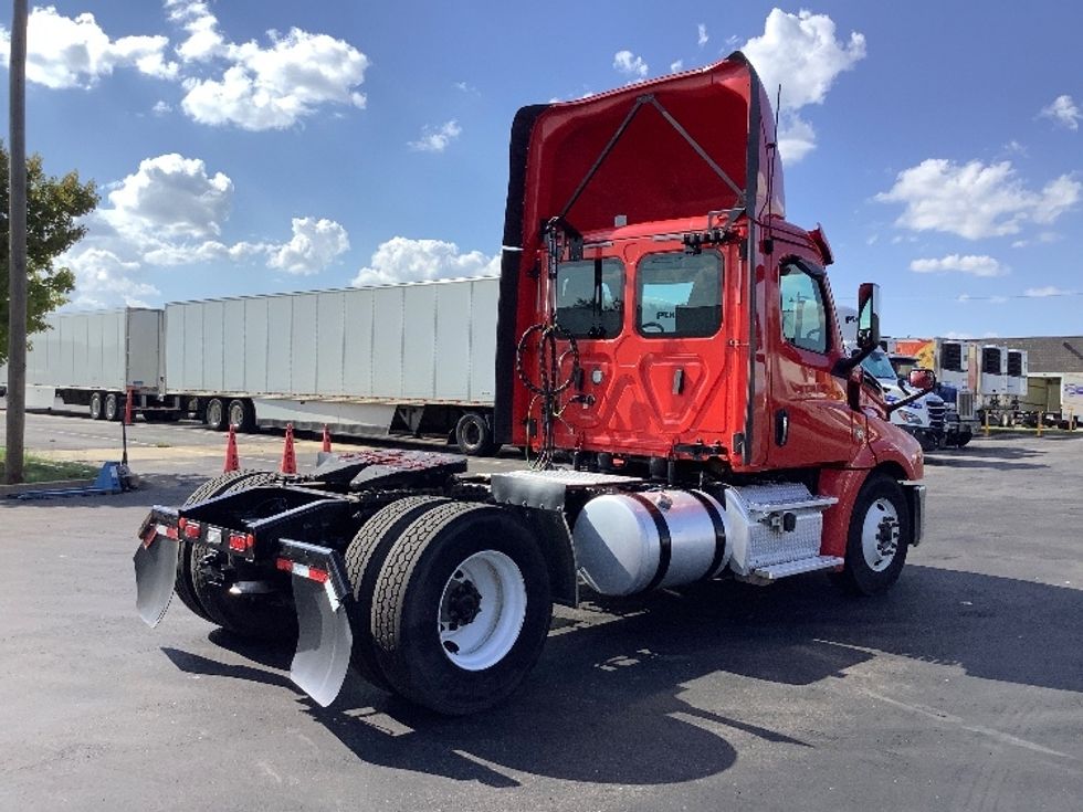 Day Cab Tractor-Heavy Duty Tractors-Freightliner-2019-T12642ST-Oklahoma City-OK-243,143\n\t\tmiles-$ 48,000 - Image 7