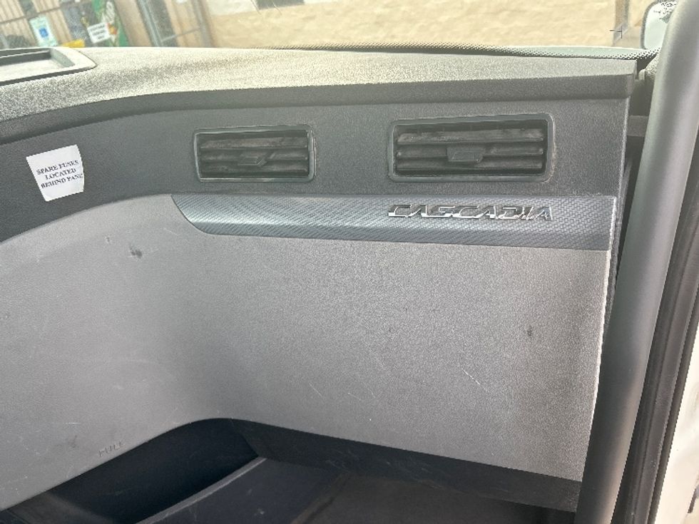 Day Cab Tractor-Heavy Duty Tractors-Freightliner-2019-T12642ST-Oklahoma City-OK-393,136\n\t\tmiles-$ 37,750 - Image 13