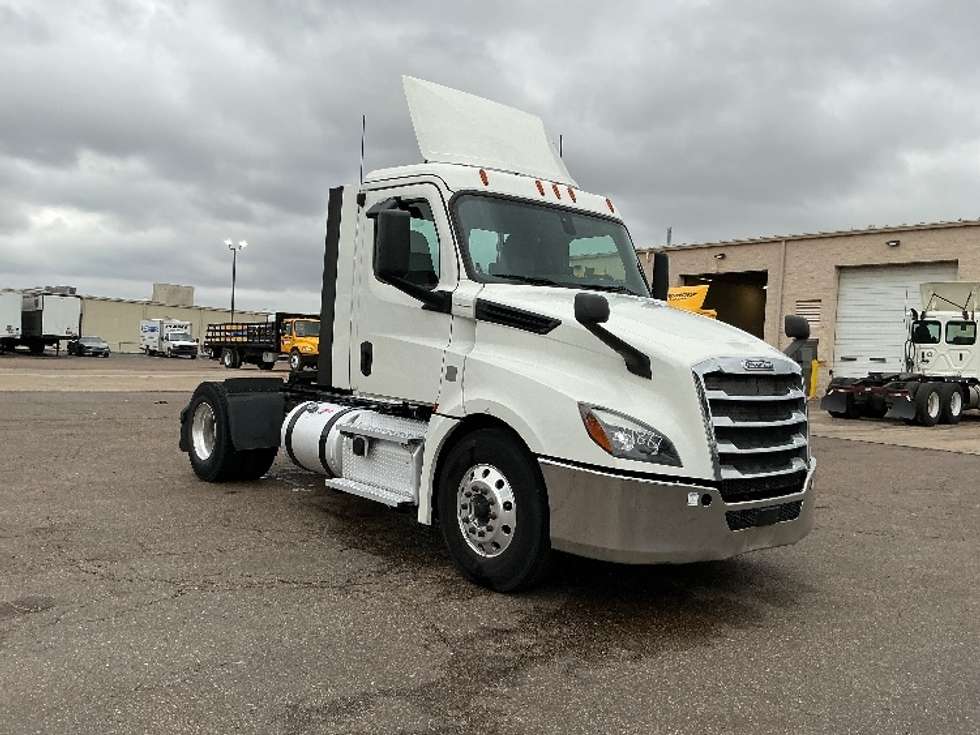 Day Cab Tractor-Heavy Duty Tractors-Freightliner-2019-T12642ST-Olive Branch-MS-347,322
miles-$ 39,250