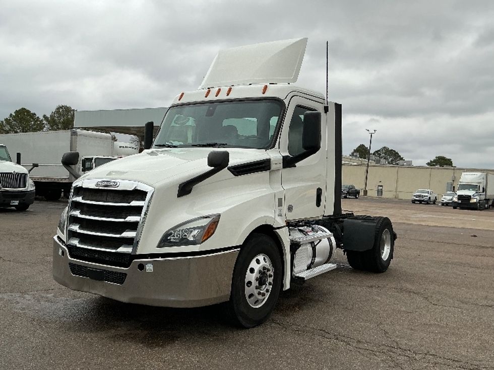 Day Cab Tractor-Heavy Duty Tractors-Freightliner-2019-T12642ST-Olive Branch-MS-347,322\n\t\tmiles-$ 39,250 - Image 3
