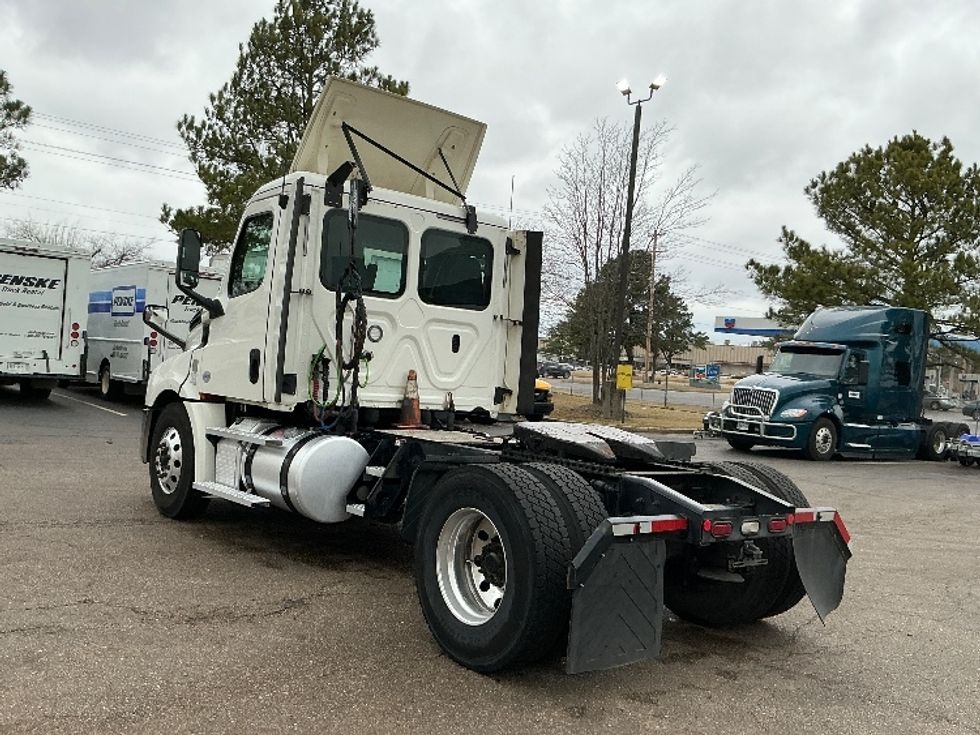 Day Cab Tractor-Heavy Duty Tractors-Freightliner-2019-T12642ST-Olive Branch-MS-347,322\n\t\tmiles-$ 39,250 - Image 5