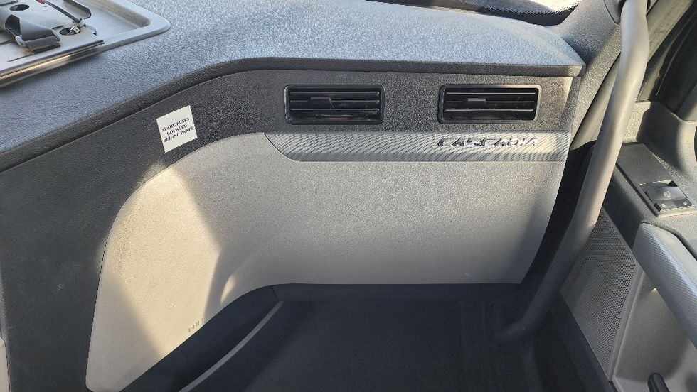 Day Cab Tractor-Heavy Duty Tractors-Freightliner-2019-T12642ST-Orlando-FL-138,346\n\t\tmiles-$ 50,250 - Image 13