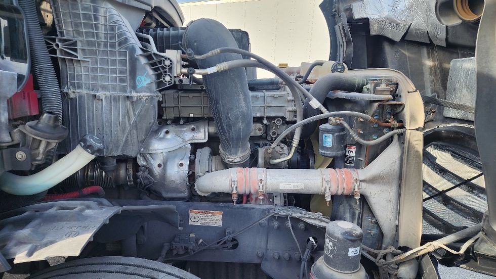 Day Cab Tractor-Heavy Duty Tractors-Freightliner-2019-T12642ST-Orlando-FL-138,346\n\t\tmiles-$ 50,250 - Image 15