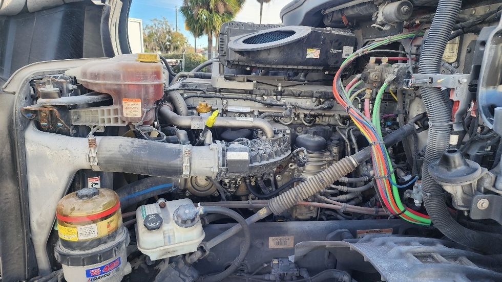 Day Cab Tractor-Heavy Duty Tractors-Freightliner-2019-T12642ST-Orlando-FL-138,346\n\t\tmiles-$ 50,250 - Image 16