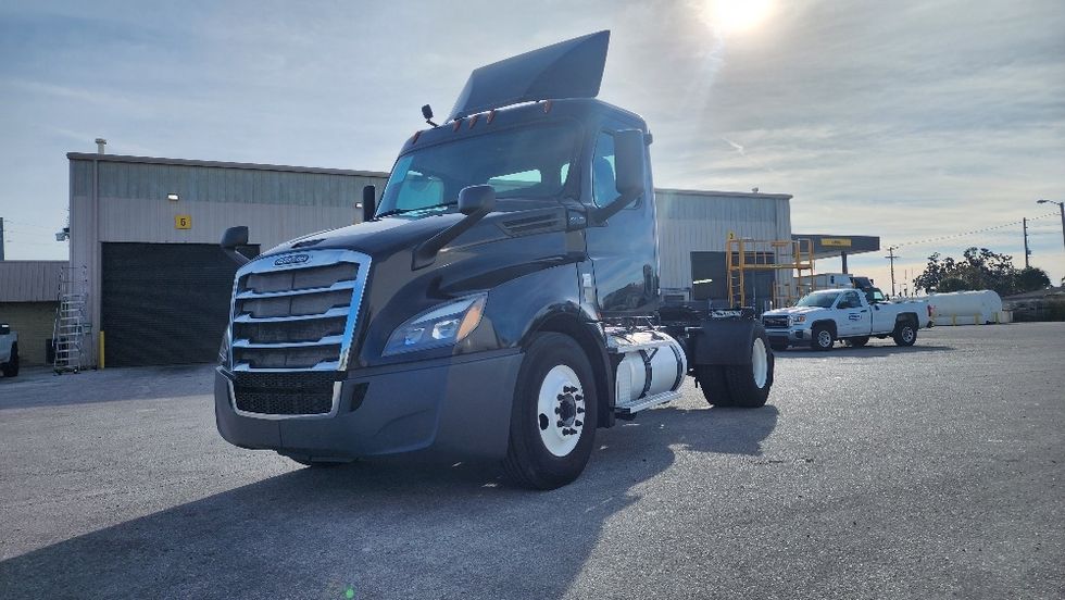 Day Cab Tractor-Heavy Duty Tractors-Freightliner-2019-T12642ST-Orlando-FL-138,346\n\t\tmiles-$ 50,250 - Image 3