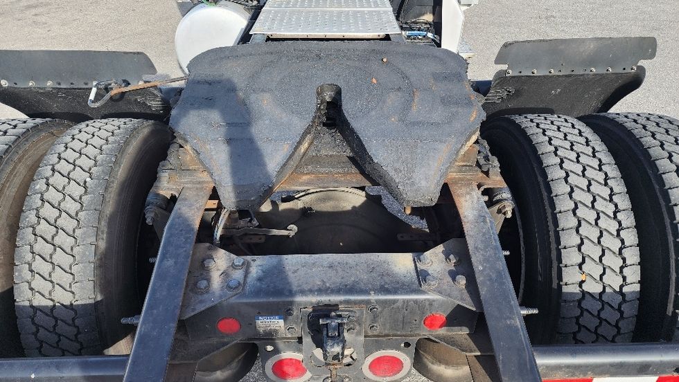 Day Cab Tractor-Heavy Duty Tractors-Freightliner-2019-T12642ST-Orlando-FL-138,346\n\t\tmiles-$ 50,250 - Image 6