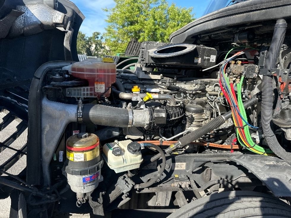 Day Cab Tractor-Heavy Duty Tractors-Freightliner-2019-T12642ST-Orlando-FL-221,019\n\t\tmiles-$ 43,500 - Image 16