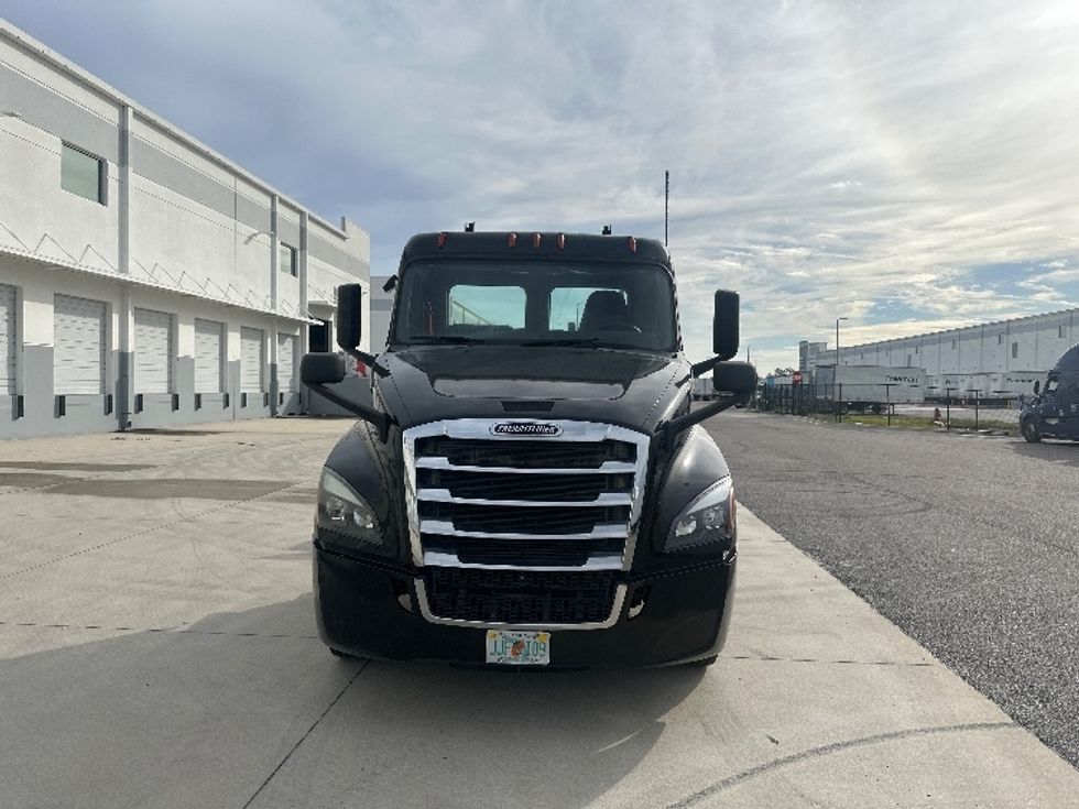 Day Cab Tractor-Heavy Duty Tractors-Freightliner-2019-T12642ST-Orlando-FL-221,019\n\t\tmiles-$ 43,500 - Image 2